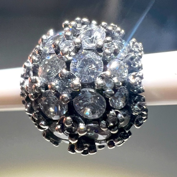 Pandora Sparkling Pavé Round Charm - Picture 7 of 11